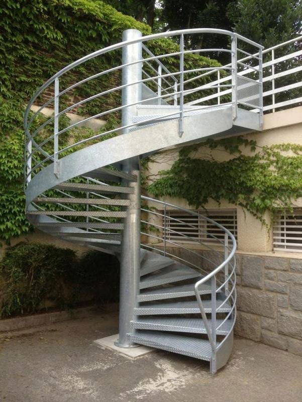 escalier hellicoidal exterieur acier galvanise